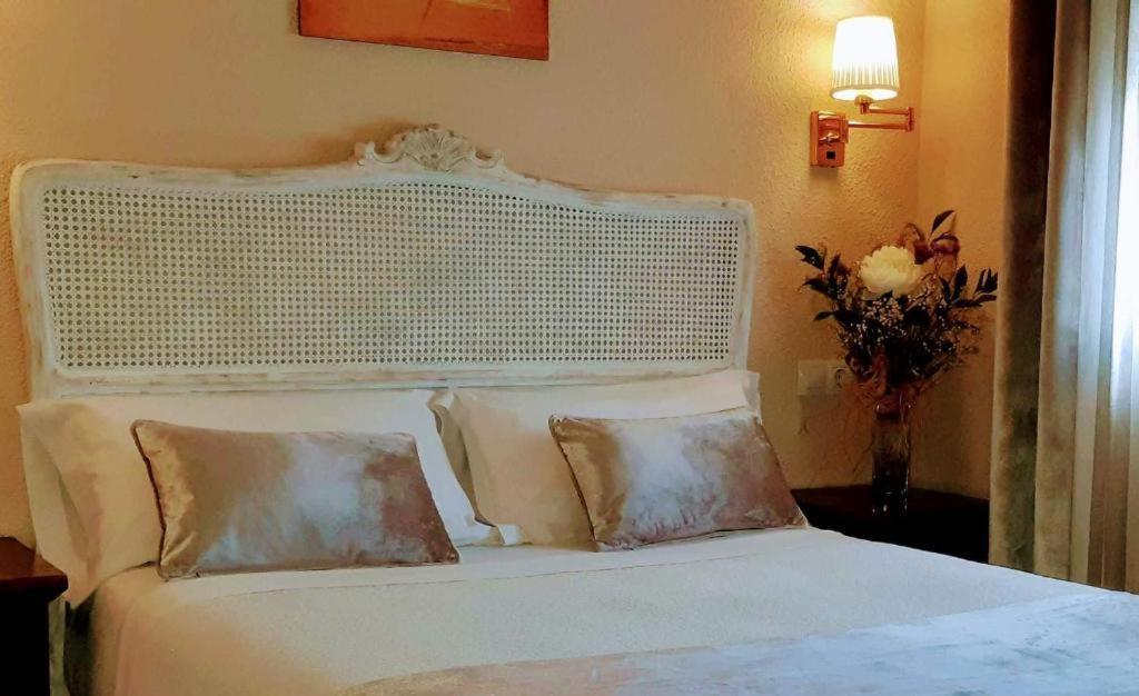 Hostal Rural Moratin Pastrana Dış mekan fotoğraf