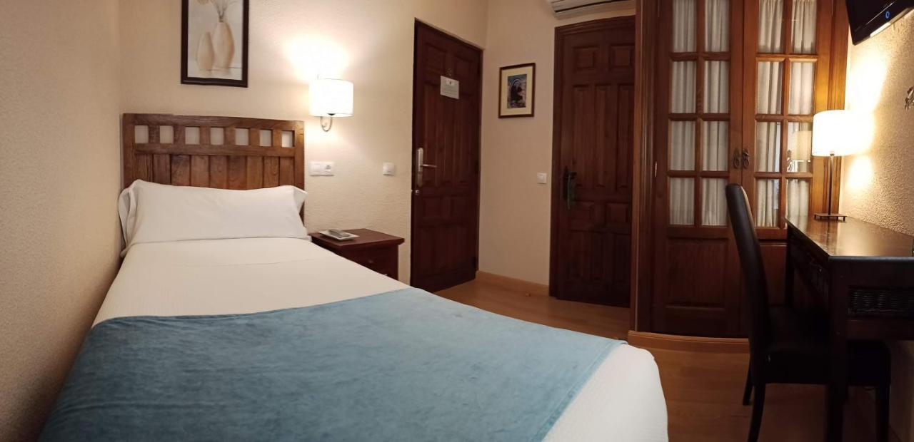 Hostal Rural Moratin Pastrana Dış mekan fotoğraf