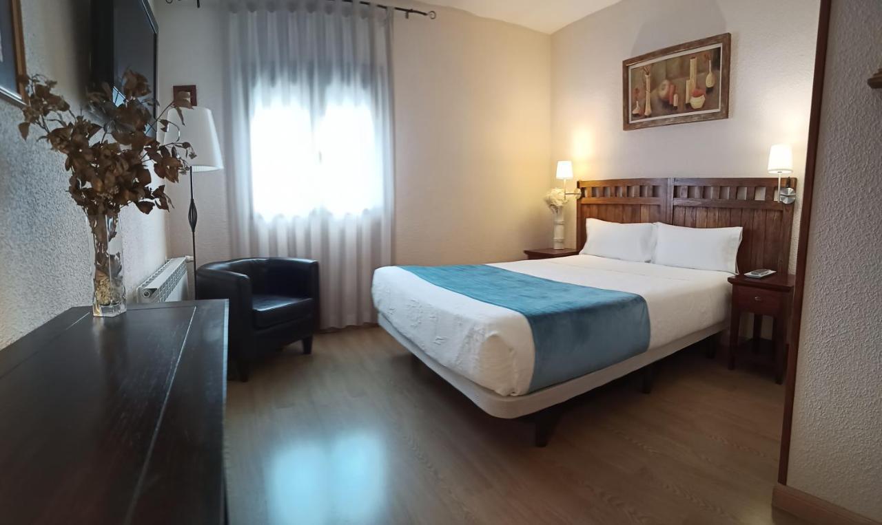 Hostal Rural Moratin Pastrana Dış mekan fotoğraf